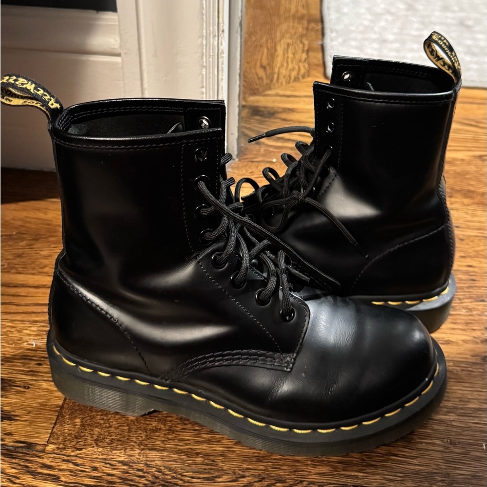 Women’s Doc Marten 1460 Smooth Leather Lace-up Boot